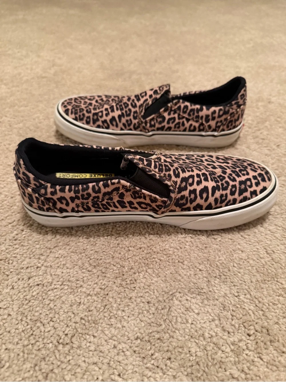 Vans Women's Asher Deluxe slip-on sneakers leopard print 7.5